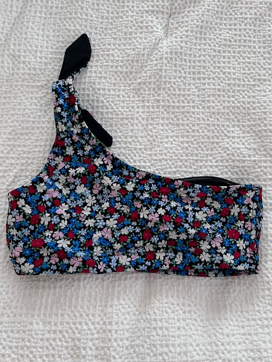 Old Navy Other - Old Navy Black Floral One-Shoulder Bikini Top